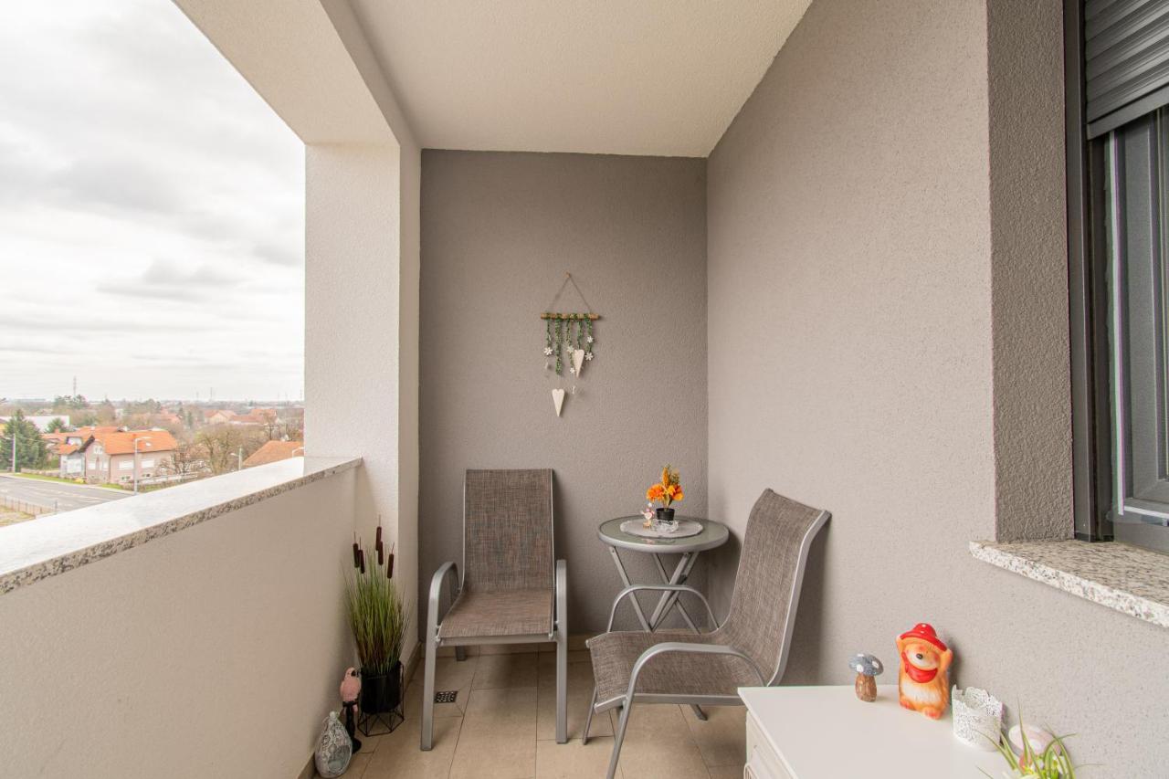 شقة Flexible Selfcheckins 42 - Zagreb - Luxury - Garage Parking - Loggia - Brand New المظهر الخارجي الصورة